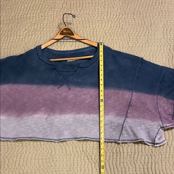 Free People Cropped Distressed V-Neck Top - Picture 9 of 11